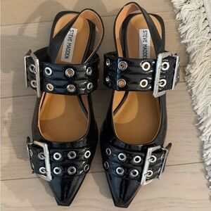 Steve Madden Graya Flat